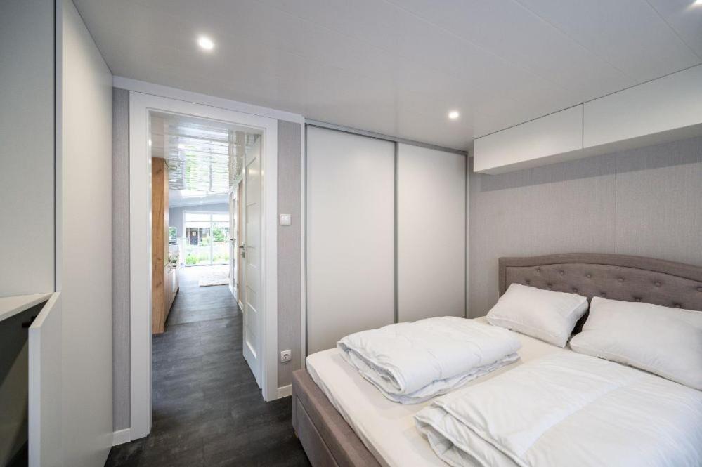 Recreatiepark Maas En Bos Hotel Wellerlooi Luaran gambar